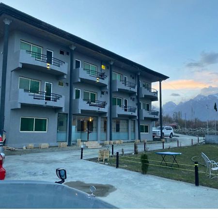 Eat And Read Hotel Skardu Zewnętrze zdjęcie