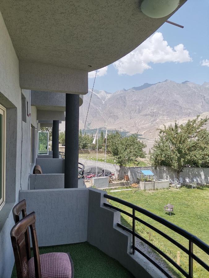 Eat And Read Hotel Skardu Zewnętrze zdjęcie