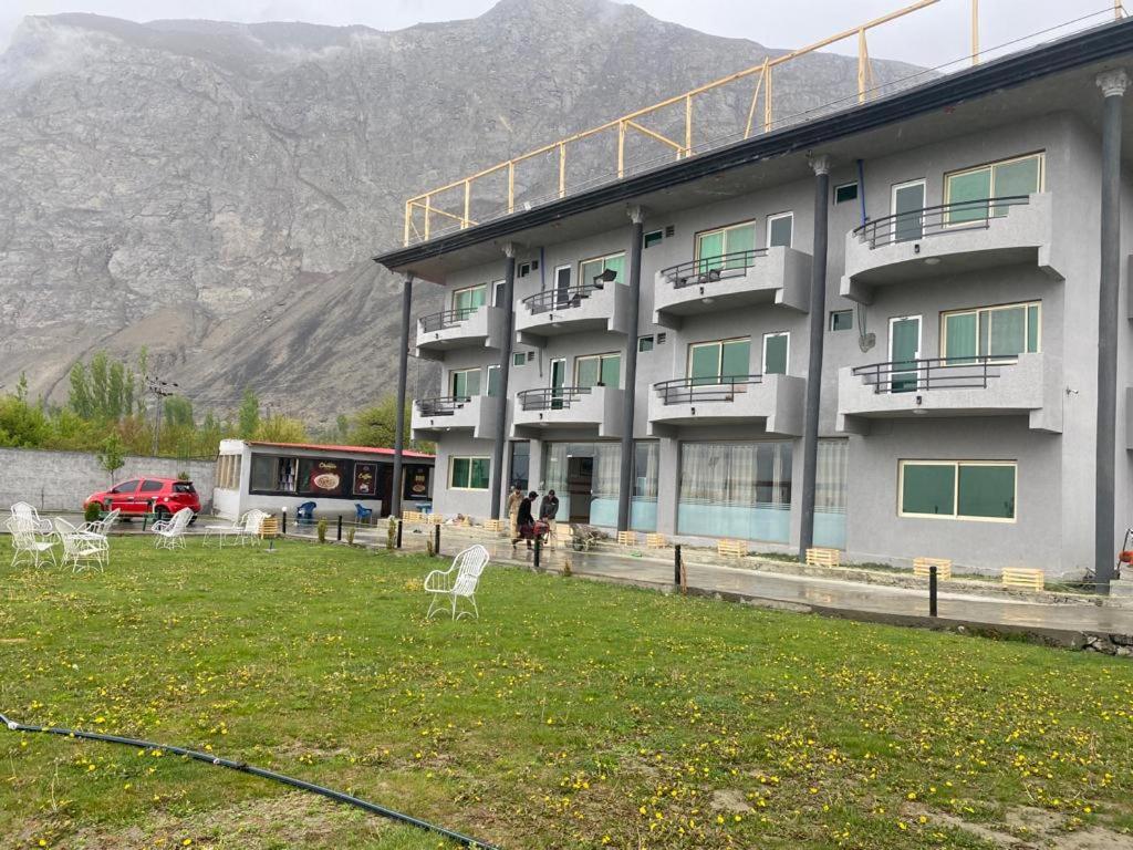 Eat And Read Hotel Skardu Zewnętrze zdjęcie